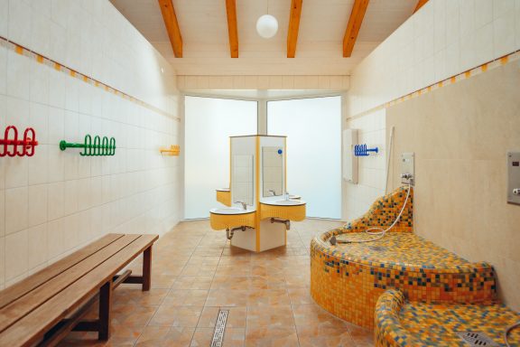 Kinderbad in Sani IV