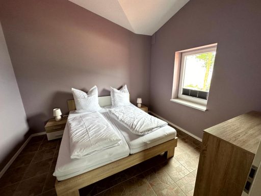 Schlafzimmer mit Schrank